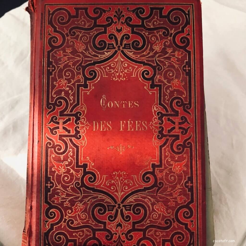 【値下げ】洋書　1956年刊　パリの名所　Paris　英語版　ジャック・カートン Amazon.co.jp: フランスアンティーク 1743年 18世紀 洋書 古書
